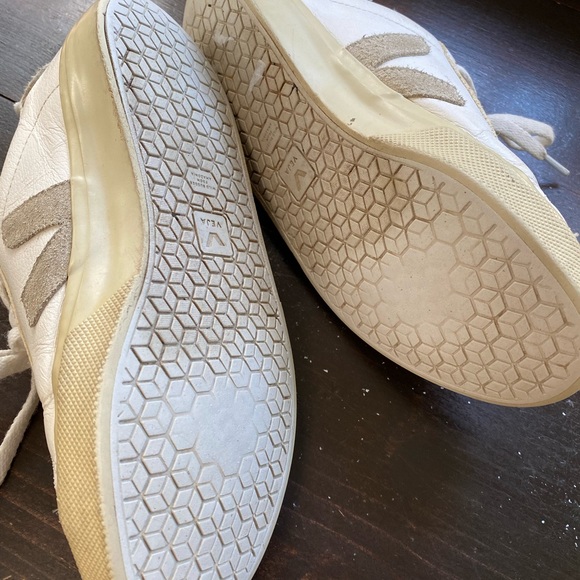 Veja womens sneaker - Picture 3 of 6